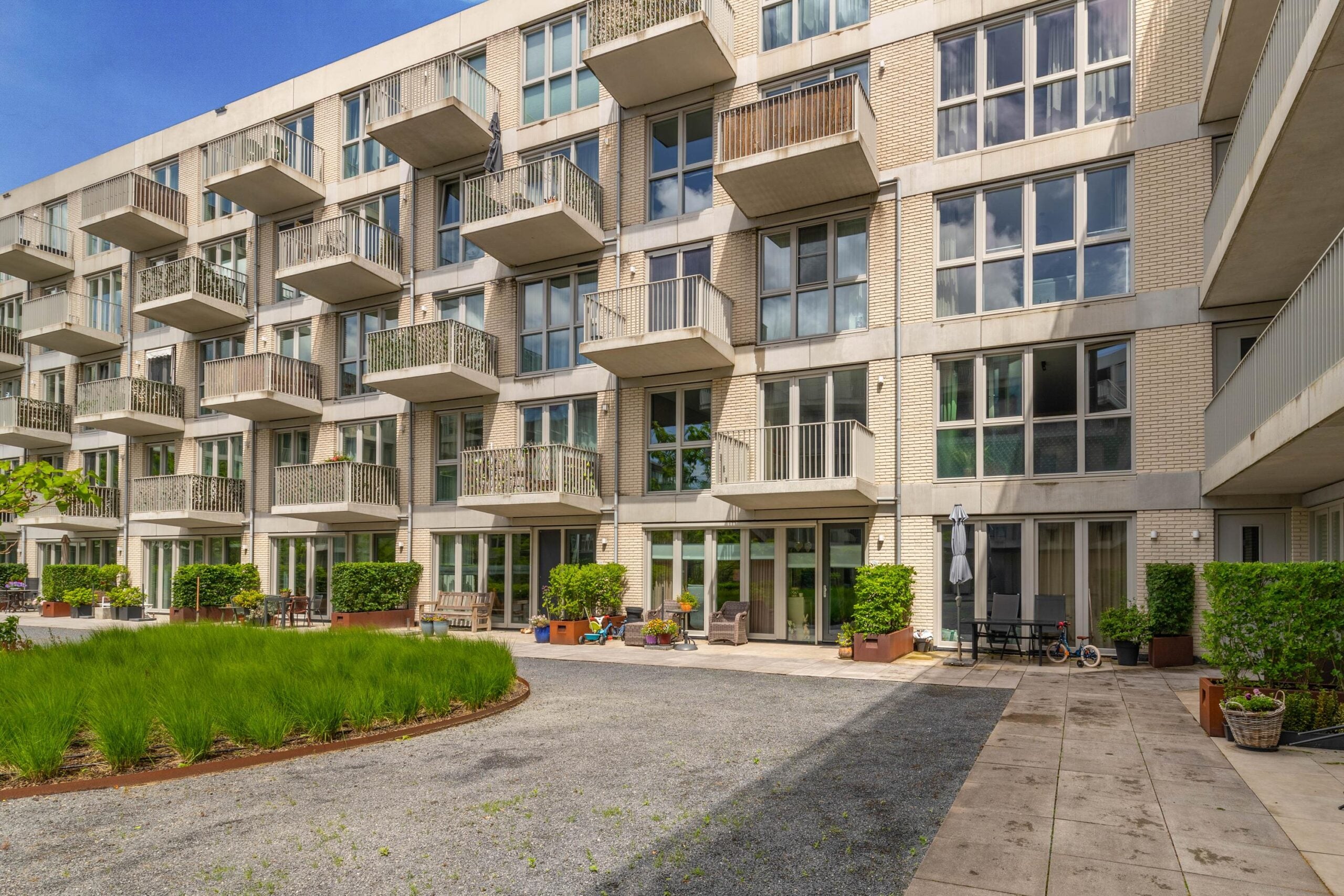 Lapis Lazuli 133 in Heerhugowaard