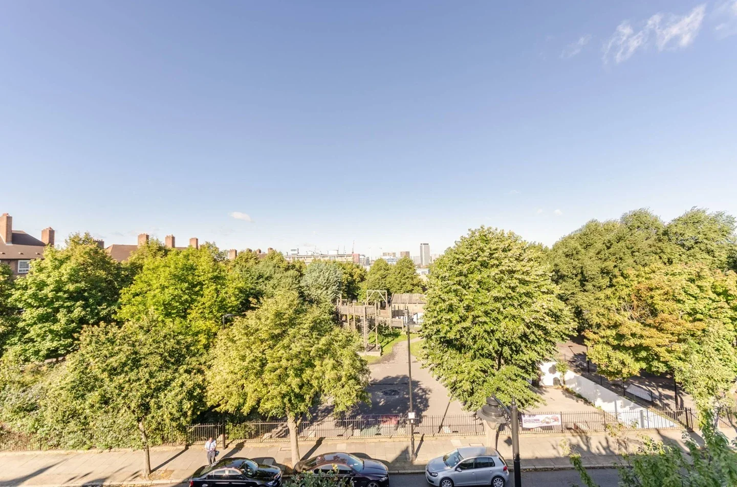 Flat Barnsbury Road in Greater London