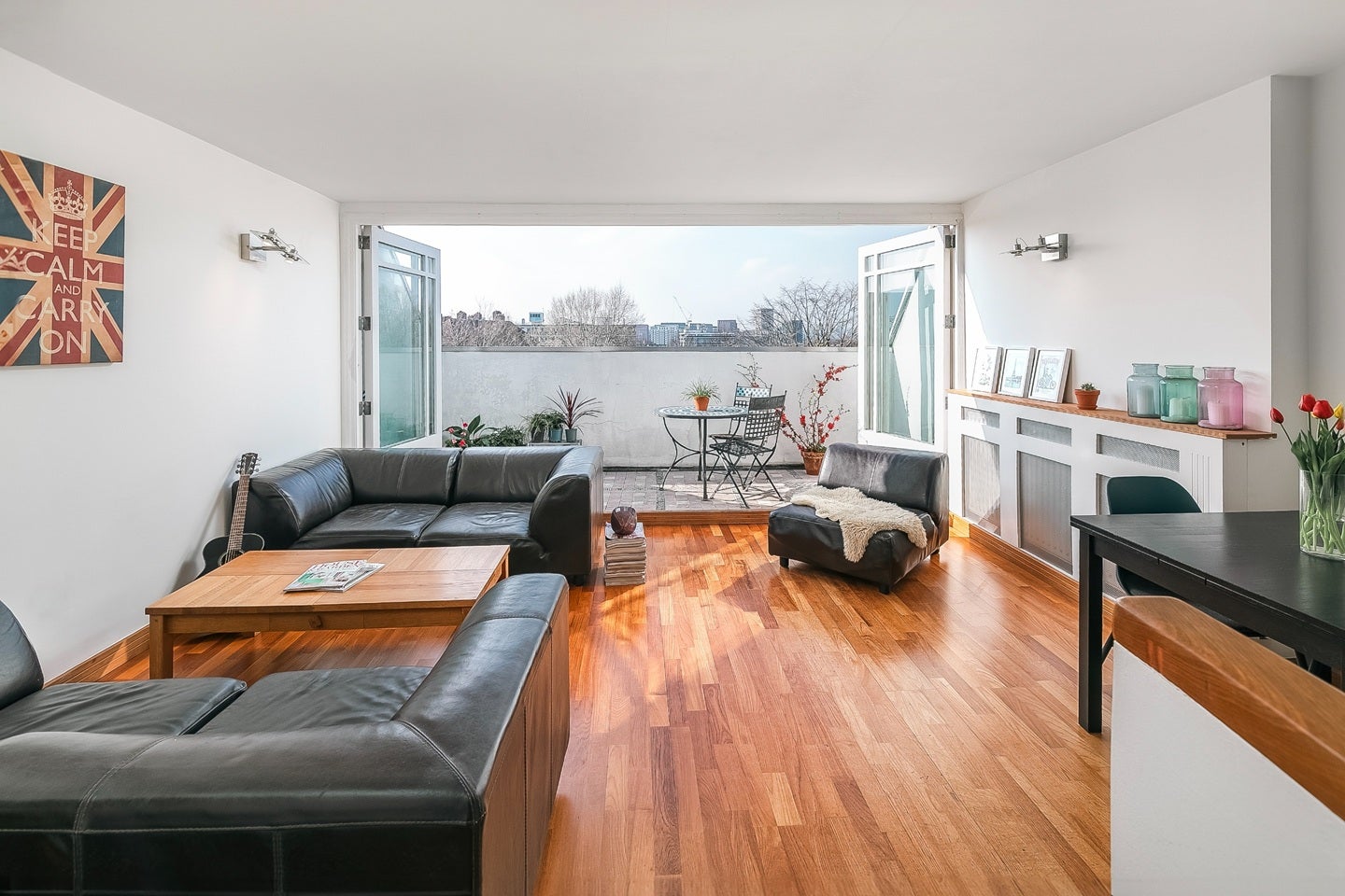 Flat Barnsbury Road in Greater London