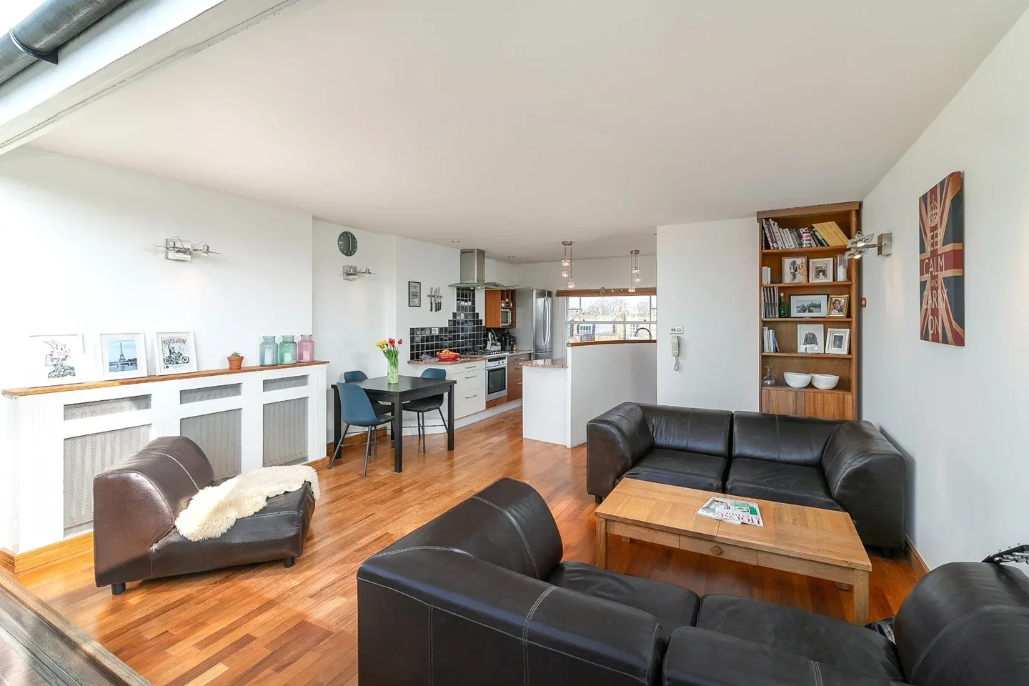 Flat Barnsbury Road in Greater London