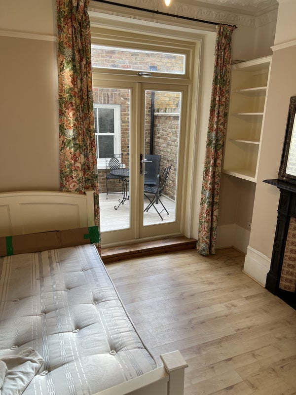 House Shaftesbury Road in Greater London