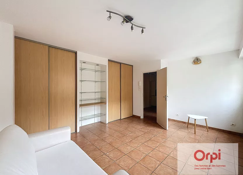 Appartement Place Édouard et Georges Piquand à Montluçon