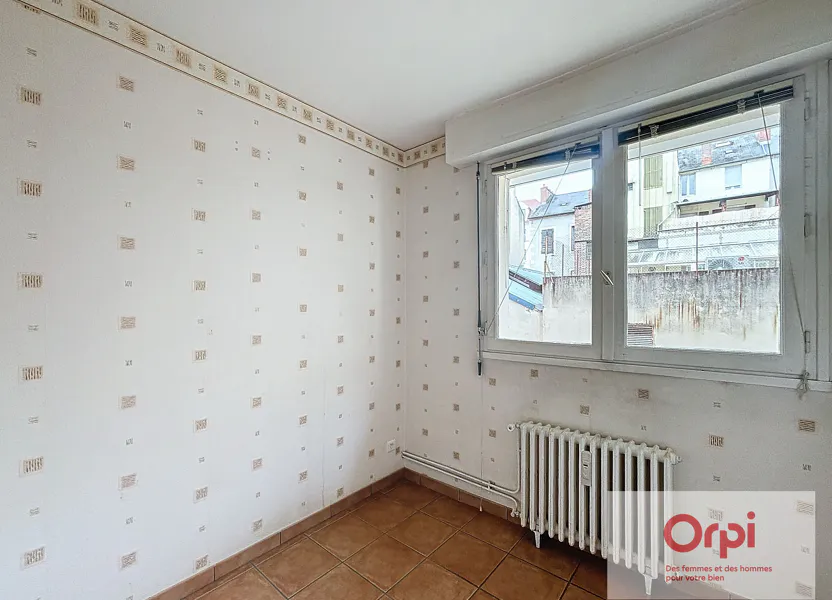 Appartement Place Édouard et Georges Piquand à Montluçon