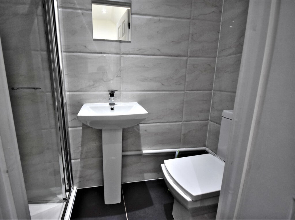 Room Binley Cycleway in Coventry