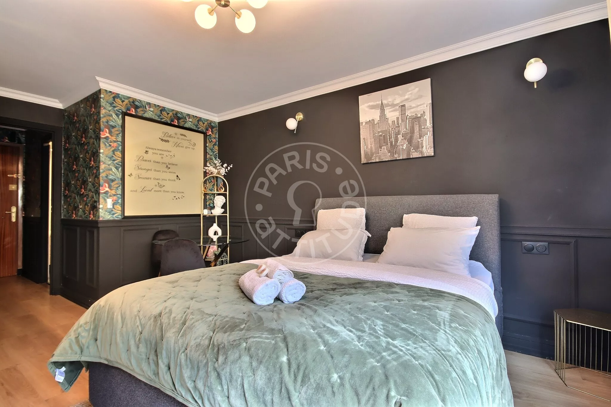 Appartement Rue d'Artois à Paris