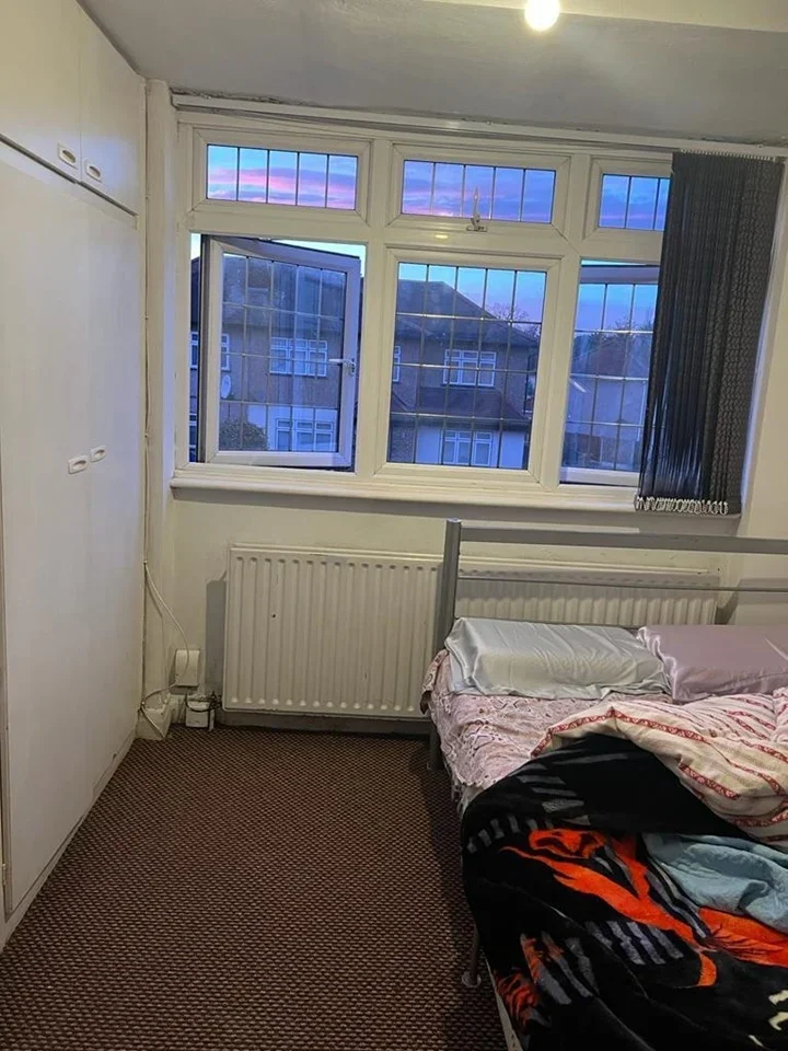 Room Len Taylor Close in Greater London