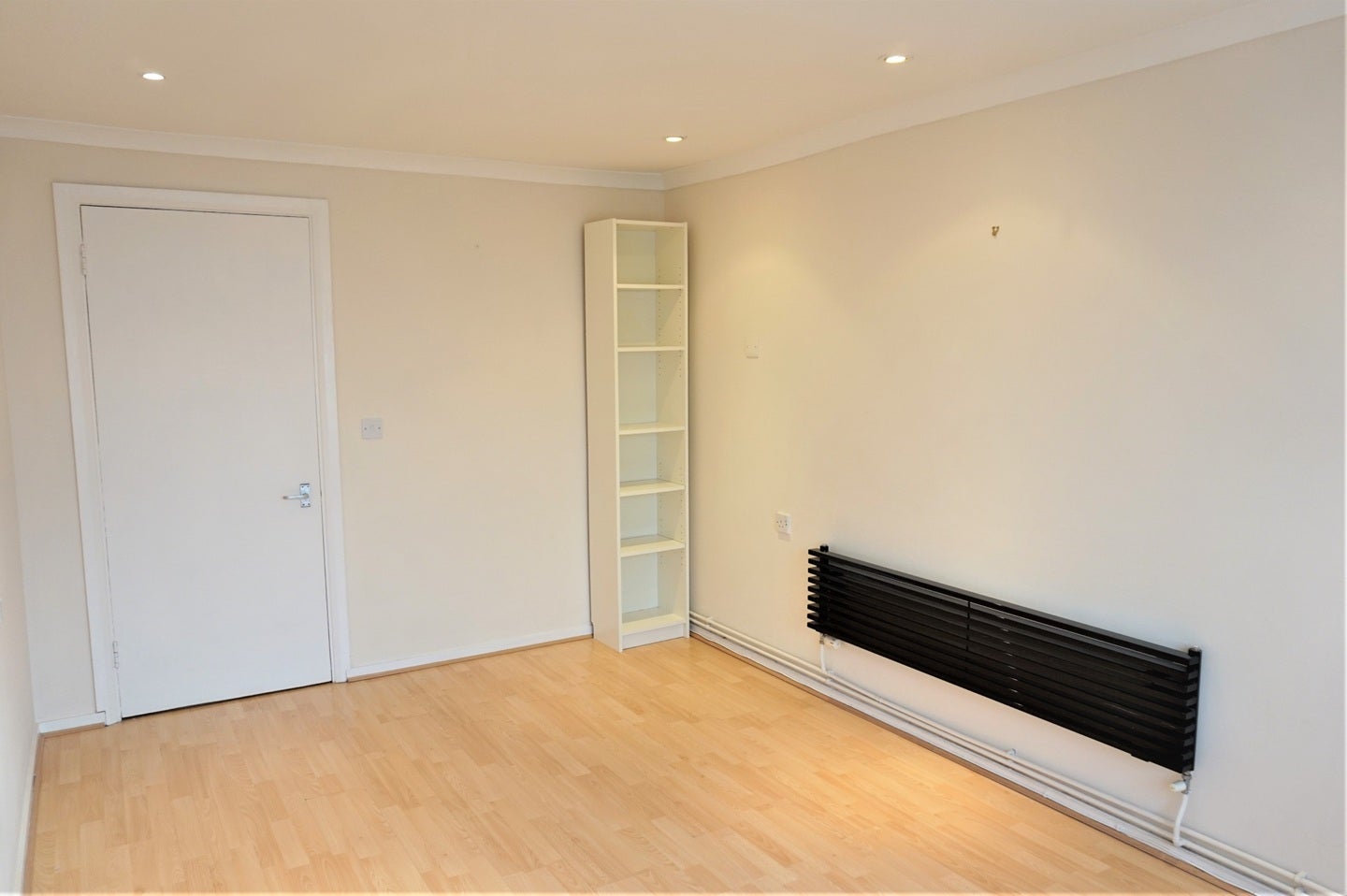 Flat Harcourt Road in Greater London