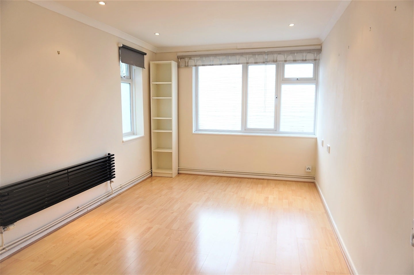 Flat Harcourt Road in Greater London
