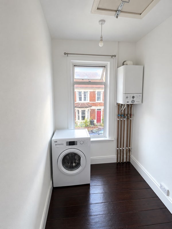 Room Lilstock Avenue in Bristol