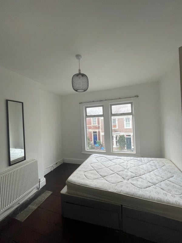 Room Lilstock Avenue in Bristol