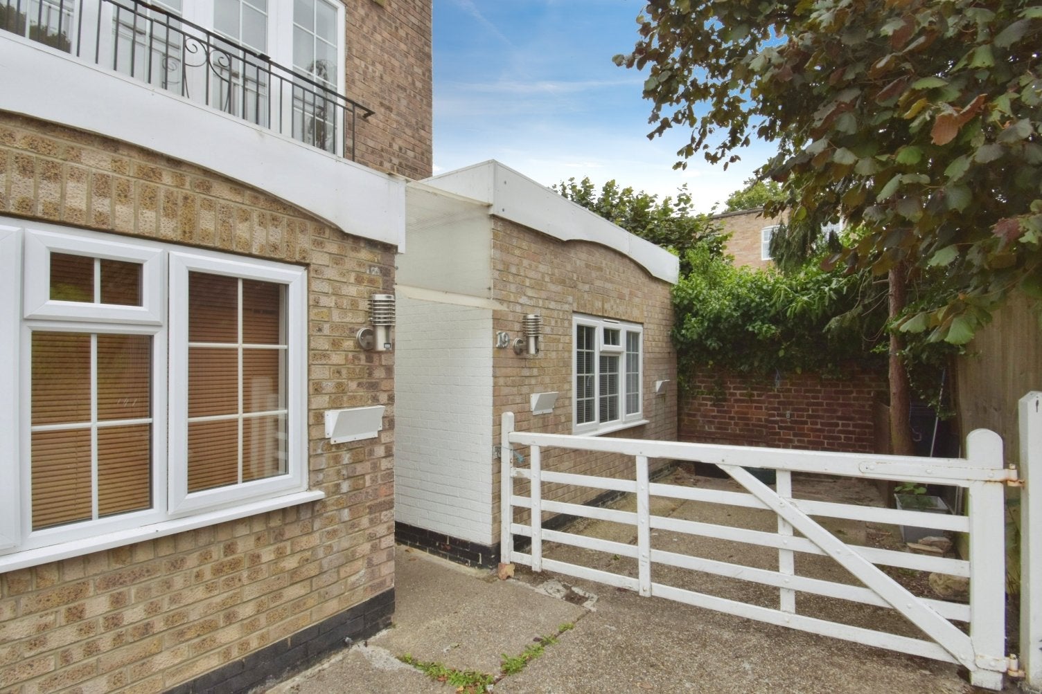 House Park Avenue in Greater London
