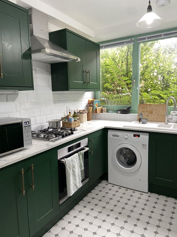 Room Hare Walk in Greater London