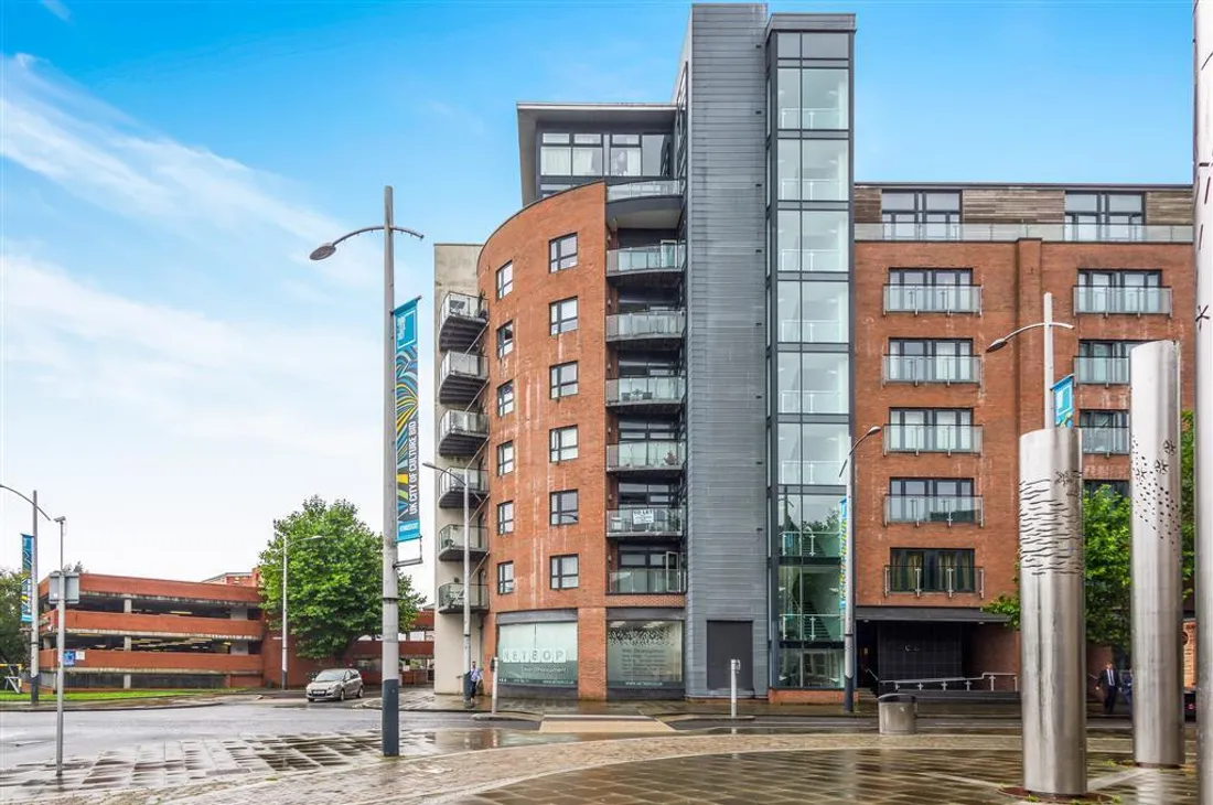 Flat Princess Way in Swansea