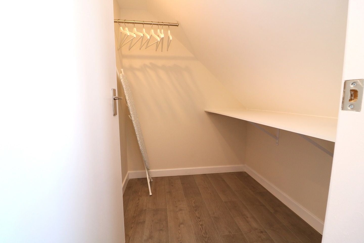 Flat Alice Way in Greater London