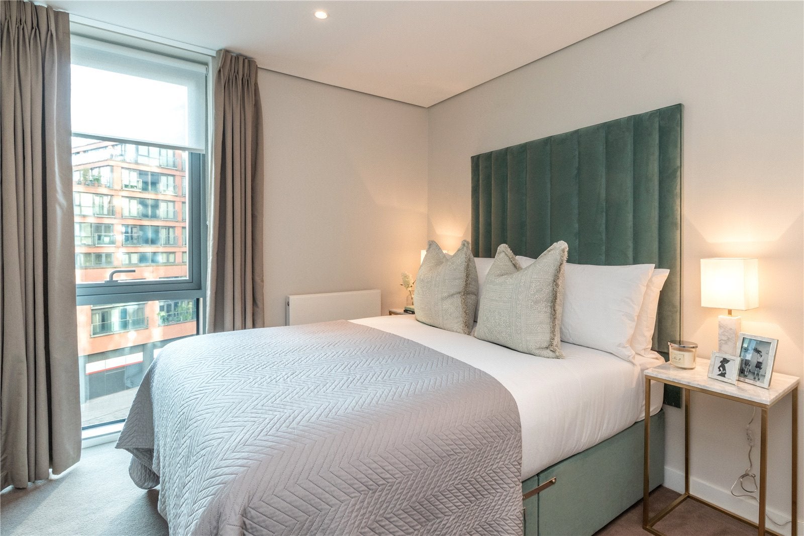 Flat Merchant Square in City of Westminster
