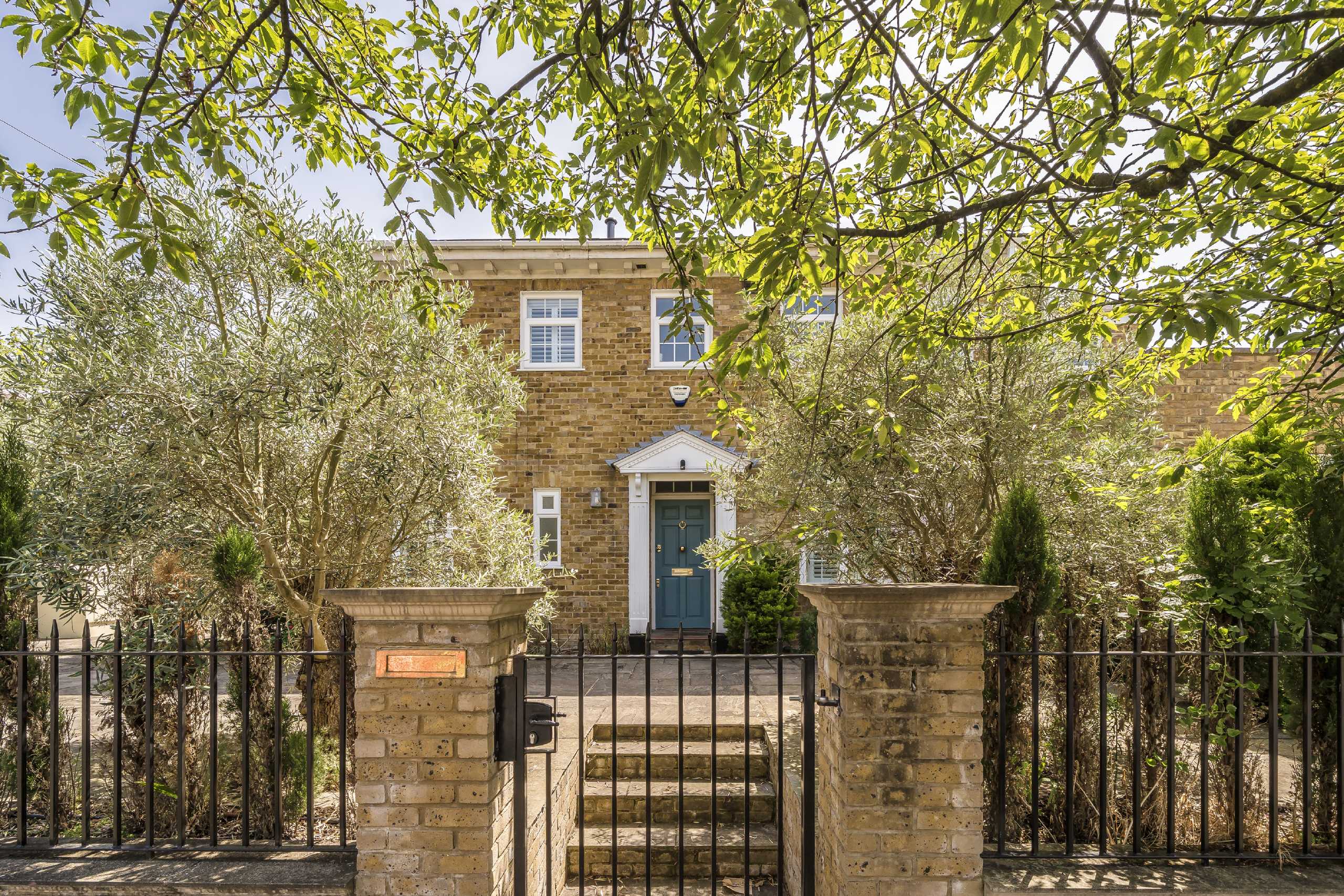 House Chara Place in Greater London