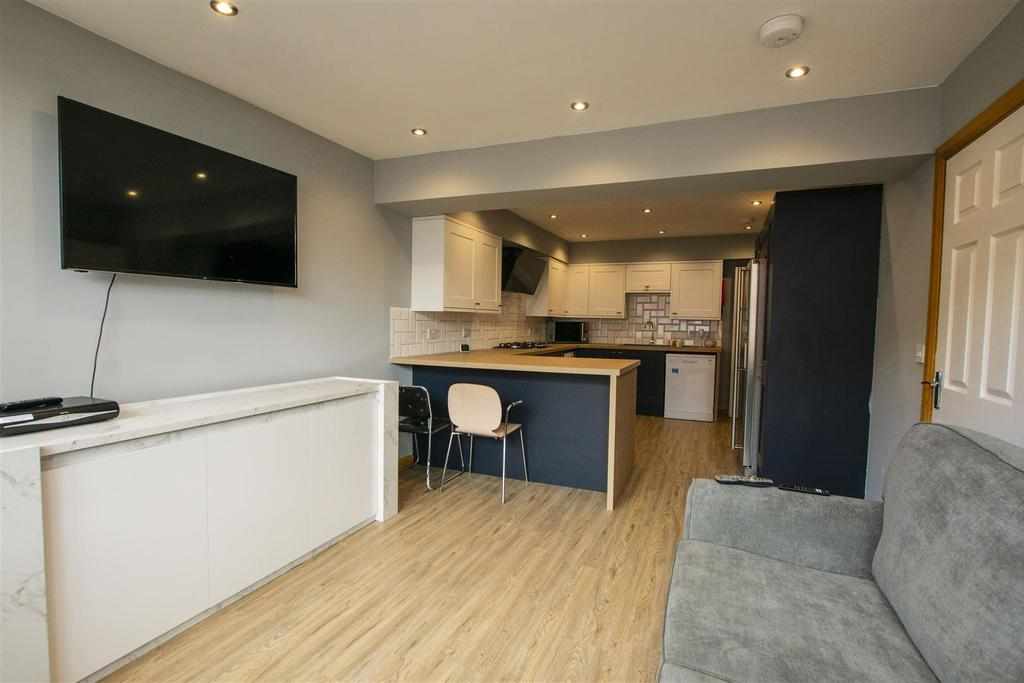 Flat Raddlebarn Road in Birmingham