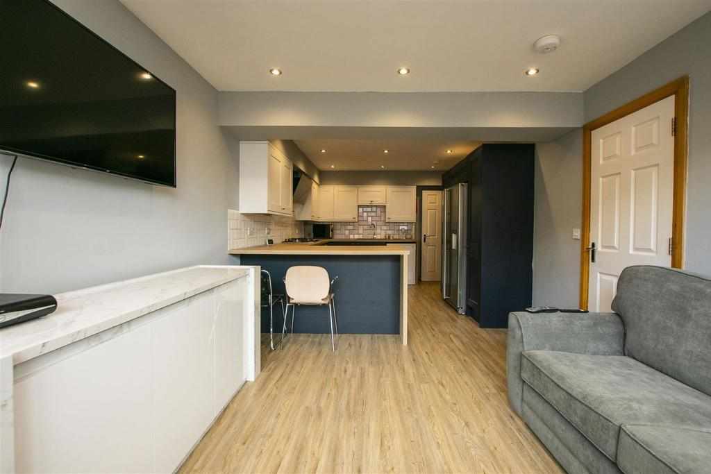Flat Raddlebarn Road in Birmingham