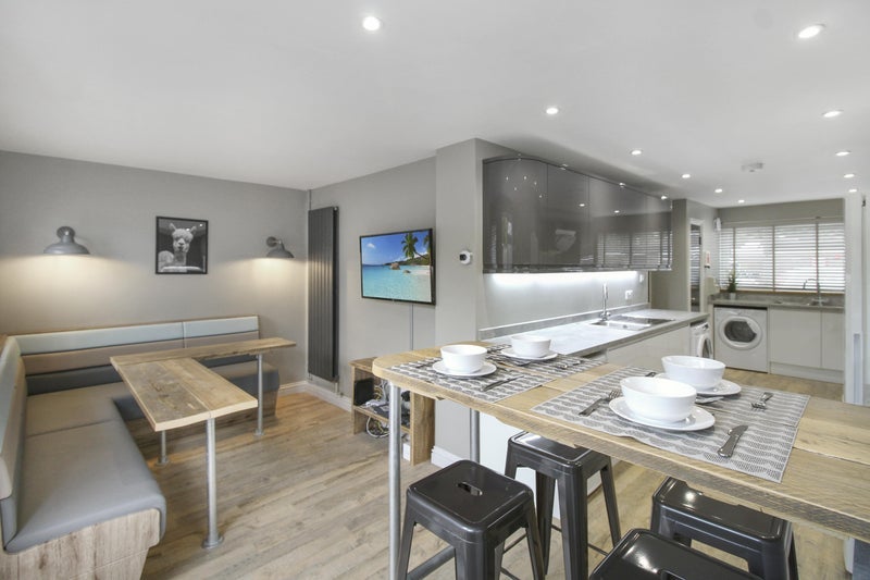 Room Weald Drive in Crawley