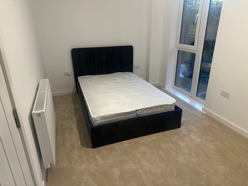 Room Stephenson Road in Trafford