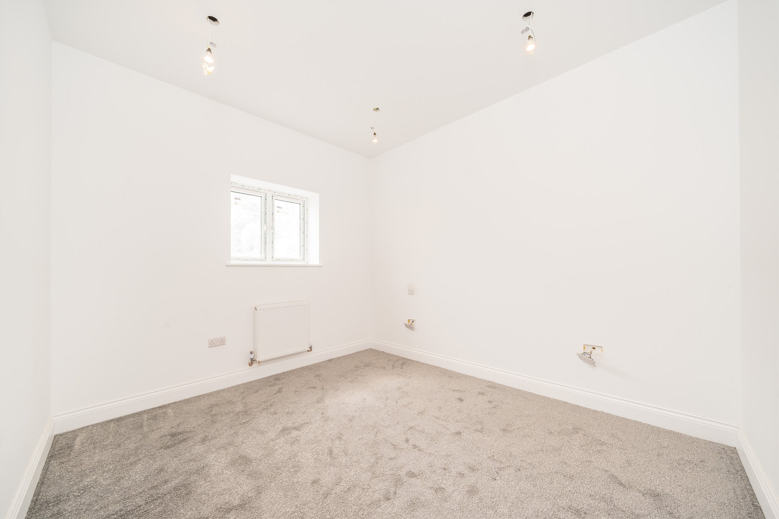 Flat Avoca Road in Greater London