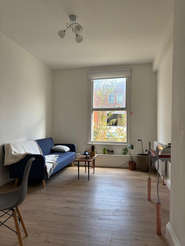 Room Sylvester Path in Greater London