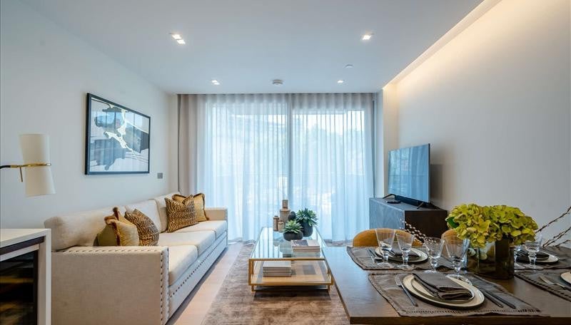 Flat TOTTERIDGE COMMON in London