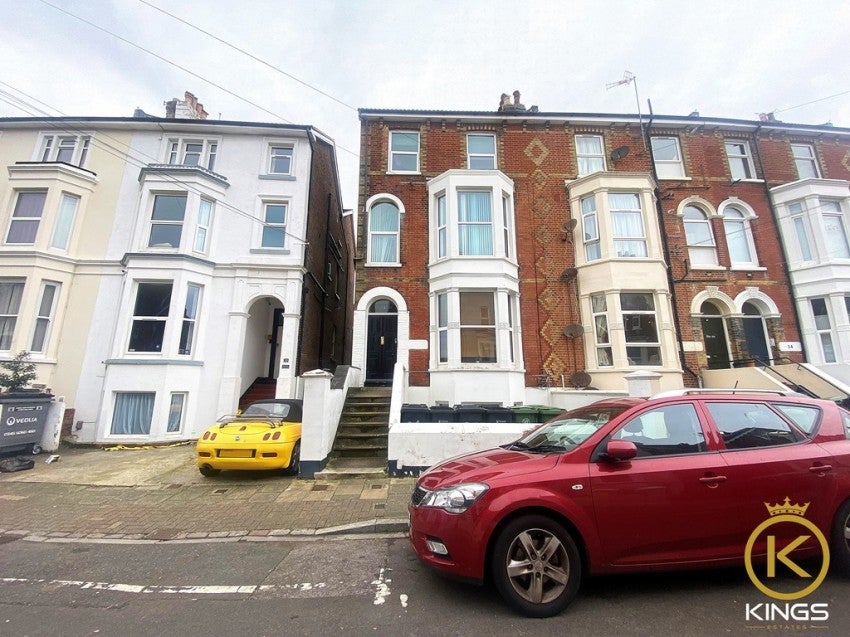 Flat Osborne Road in Portsmouth