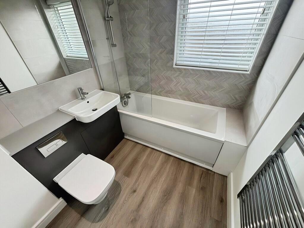 Flat Swain Court in Peterborough