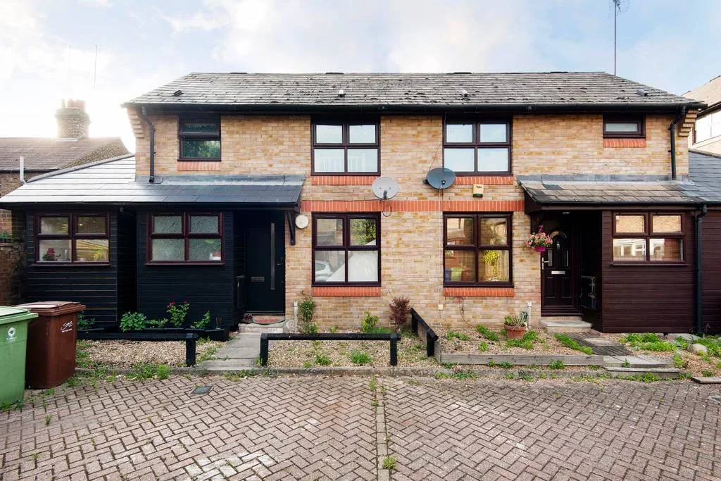 House Schooner Close in Greater London