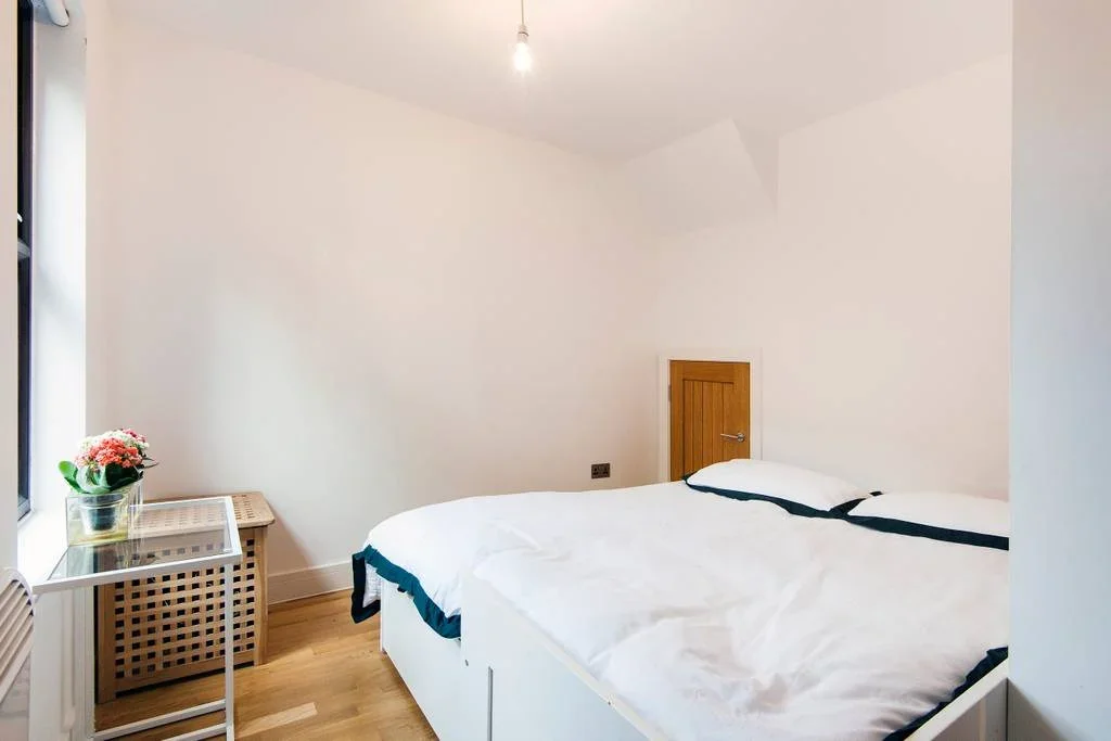 House Schooner Close in Greater London