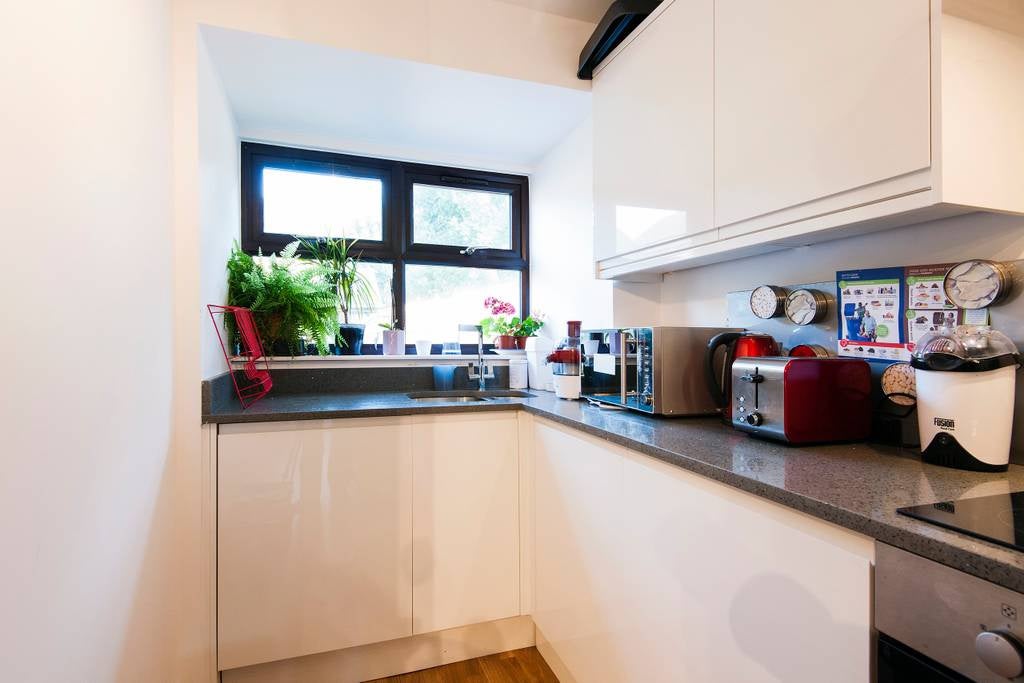House Schooner Close in Greater London