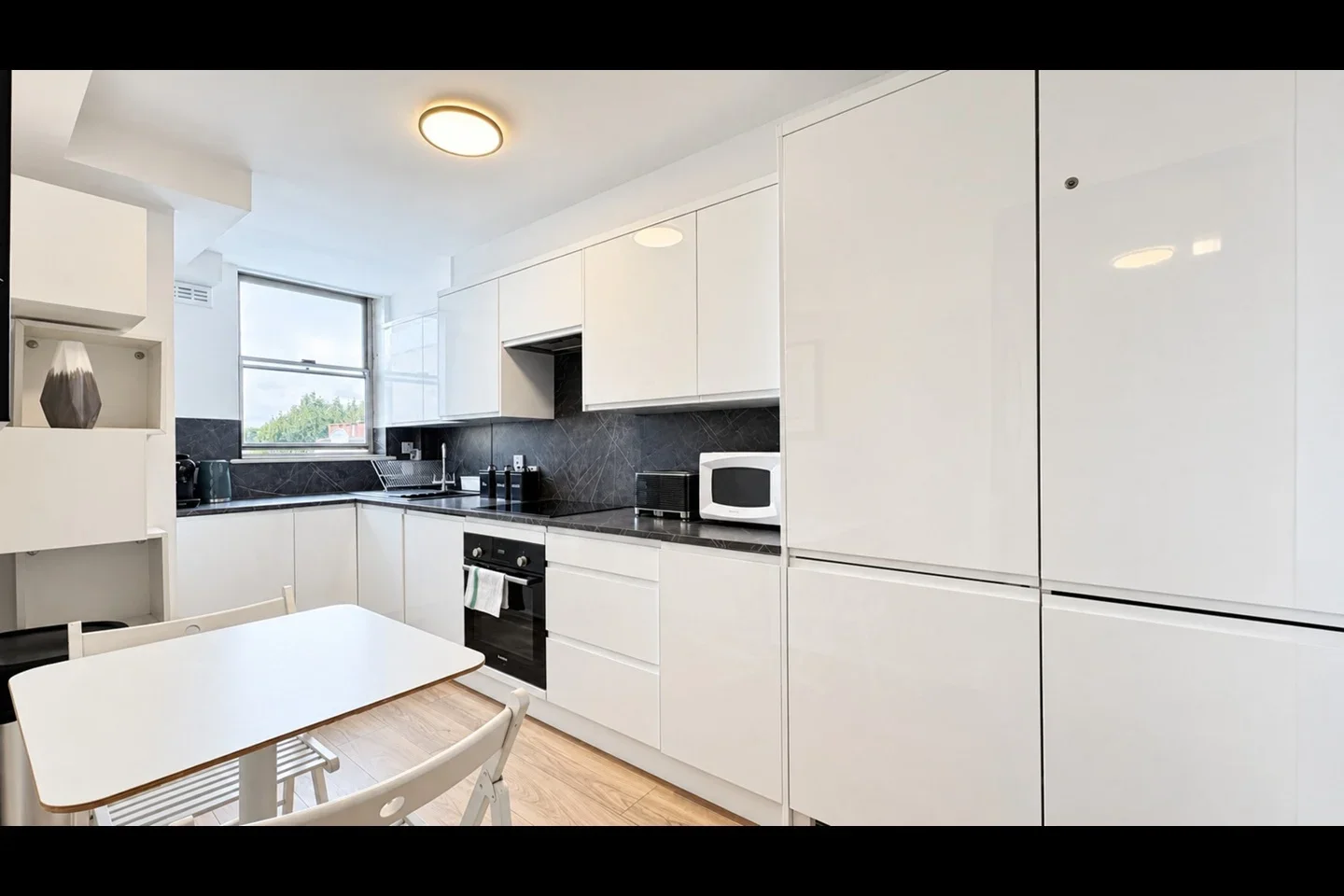 Flat Queensborough Terrace in City of Westminster