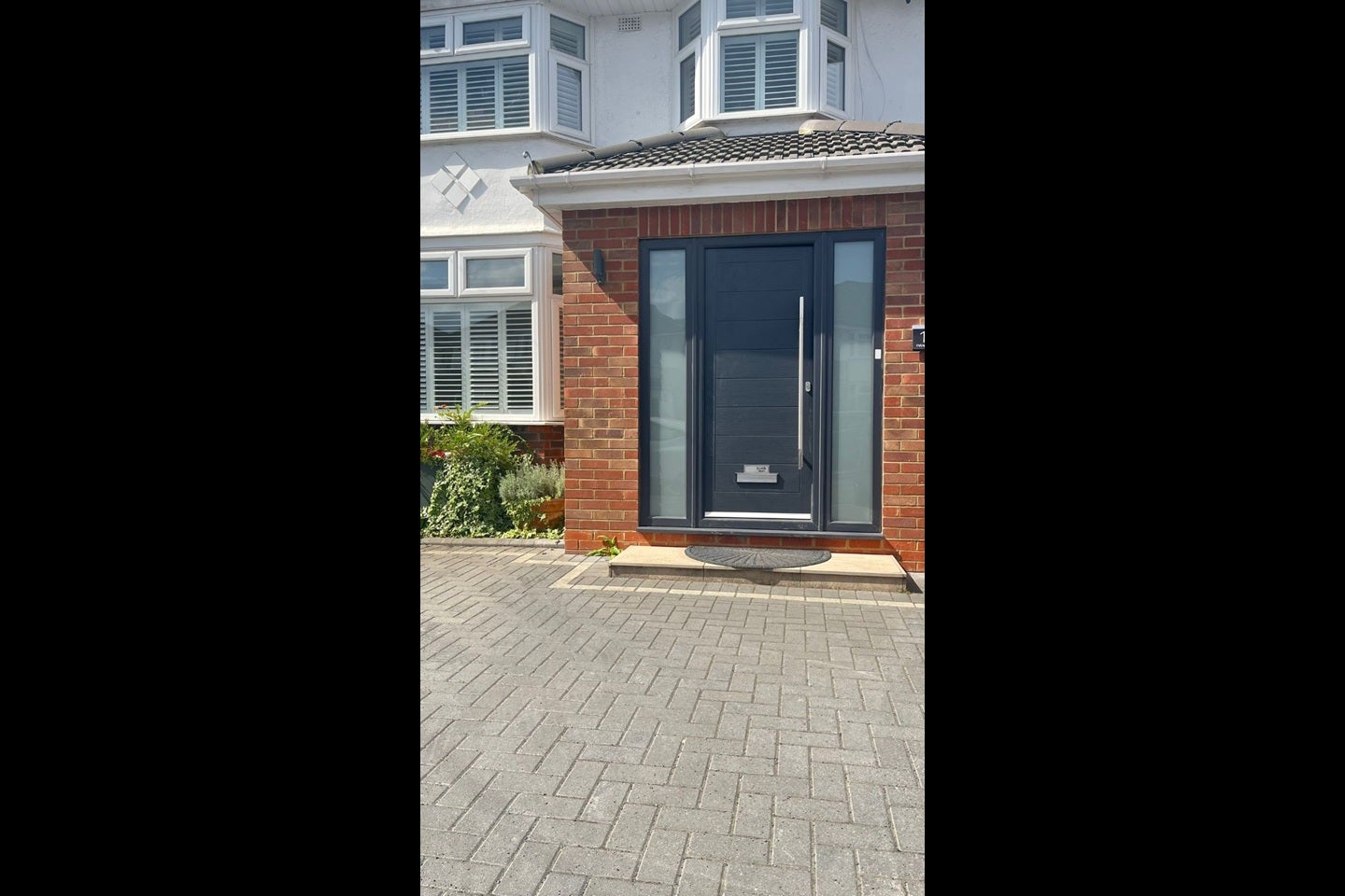 House Faraday Road in Elmbridge