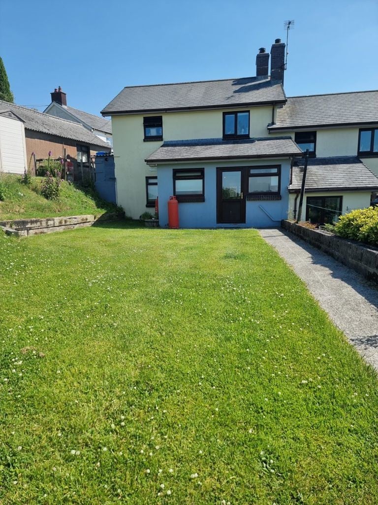 House B4577 in Moelfryn