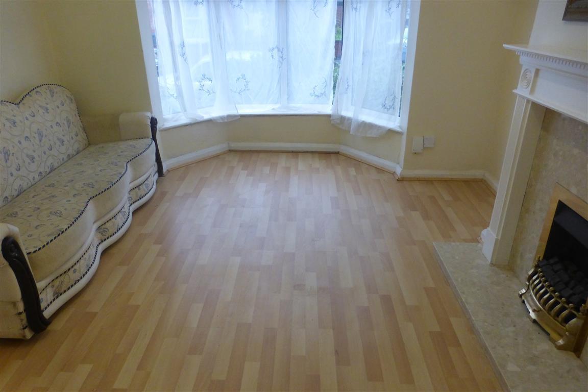 Flat Kingswood Road in Birmingham