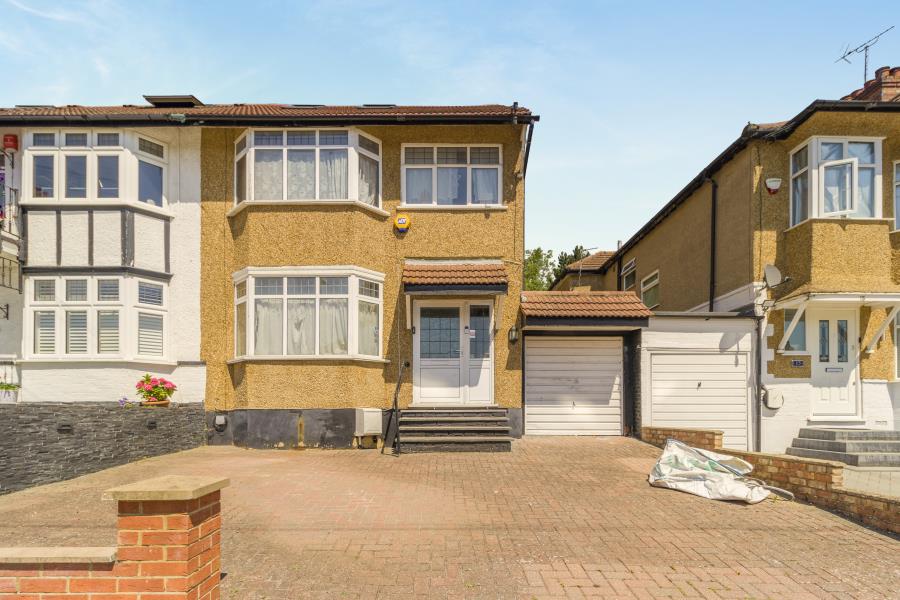 House Pinner Hill Road in Greater London