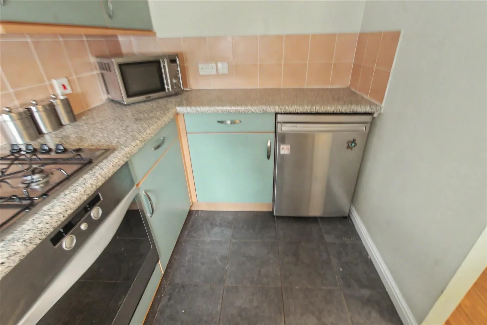 Flat Hook Close in Nottingham