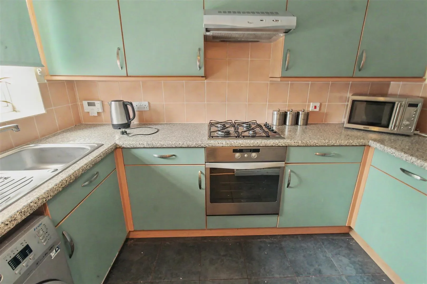Flat Hook Close in Nottingham