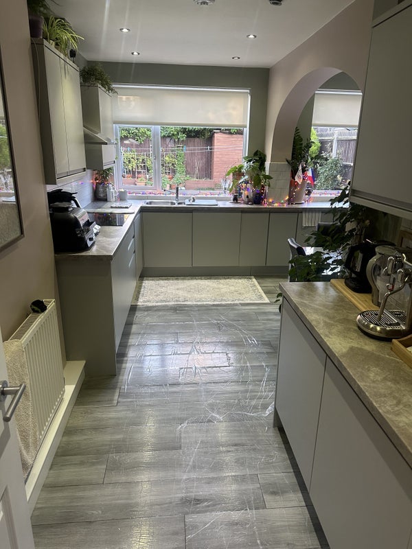 Room Shirley Avenue in Greater London