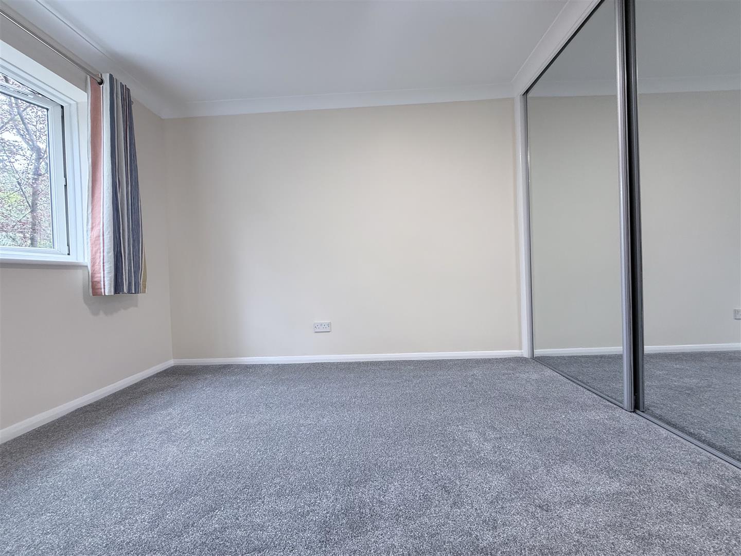 Flat Birchend Close in Greater London