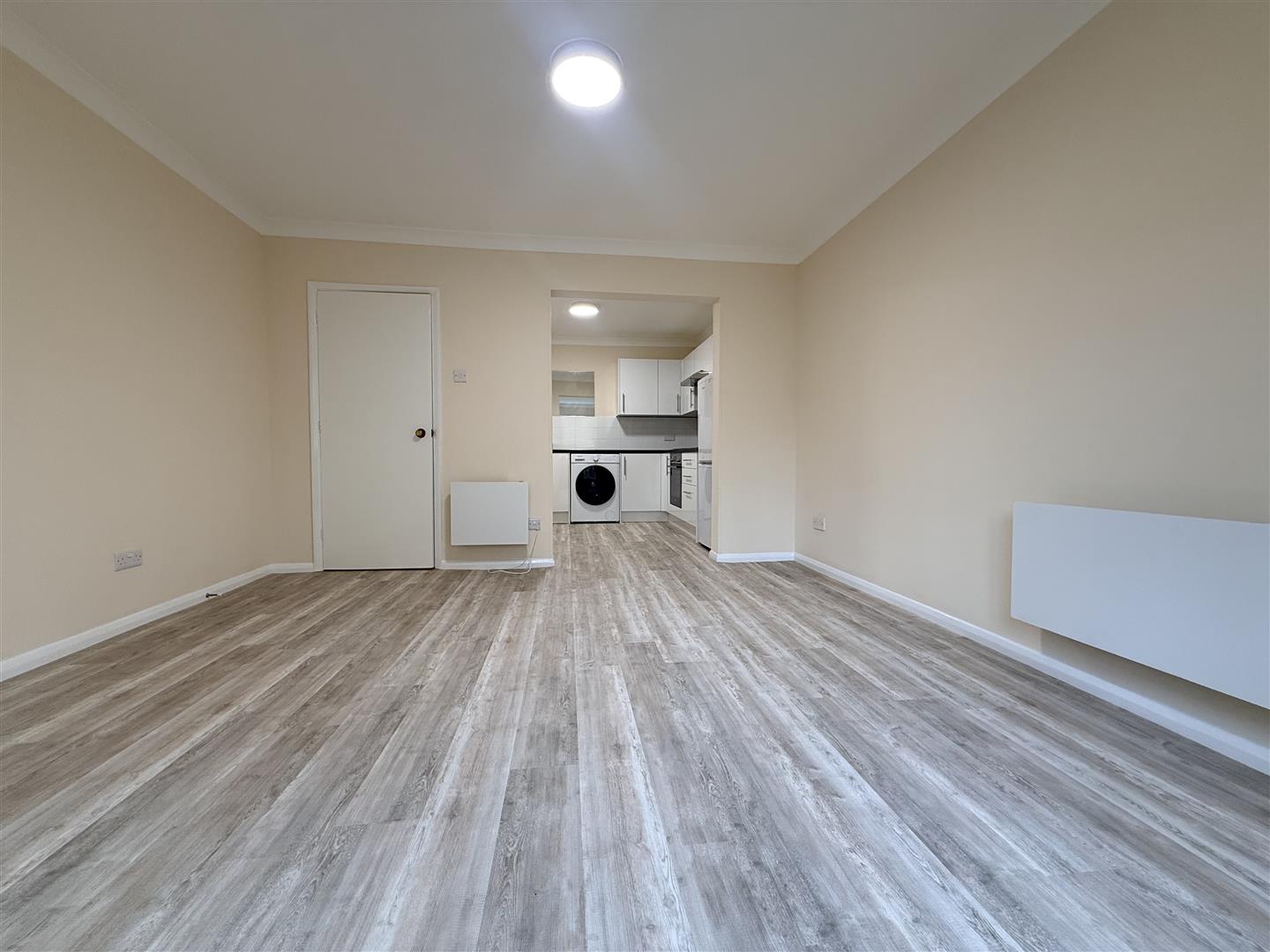 Flat Birchend Close in Greater London