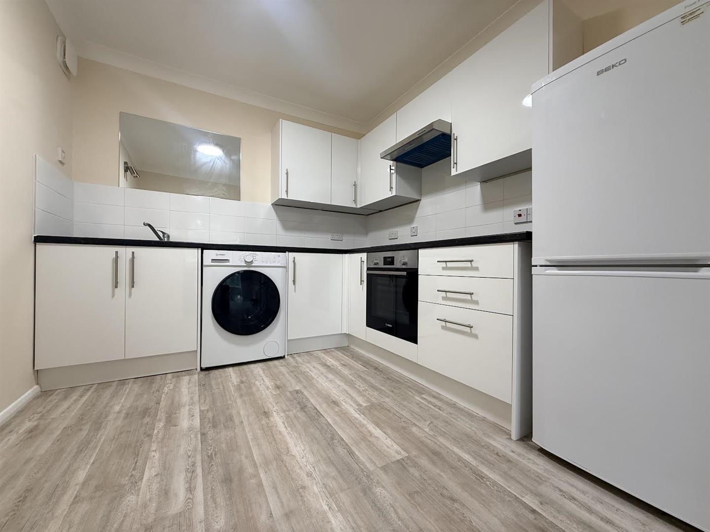 Flat Birchend Close in Greater London