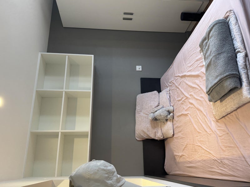 Room Middlesex Street in City of London