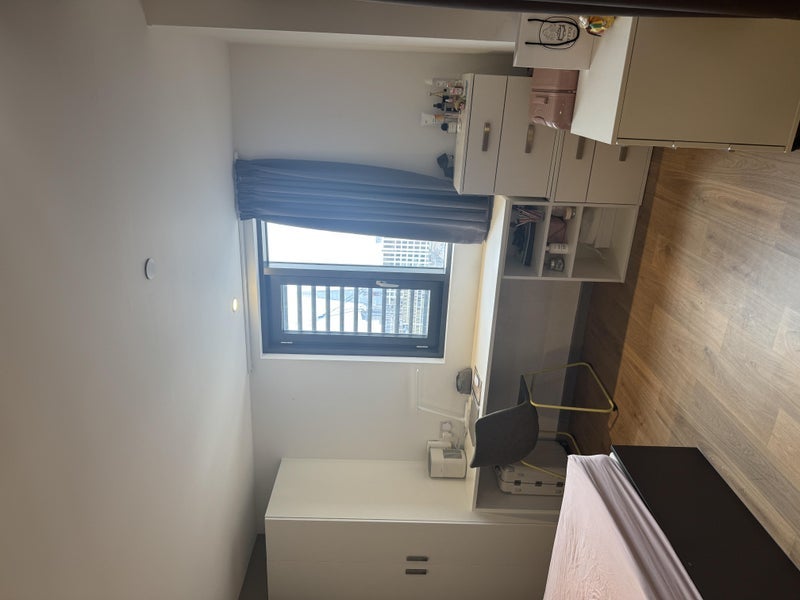 Room Middlesex Street in City of London