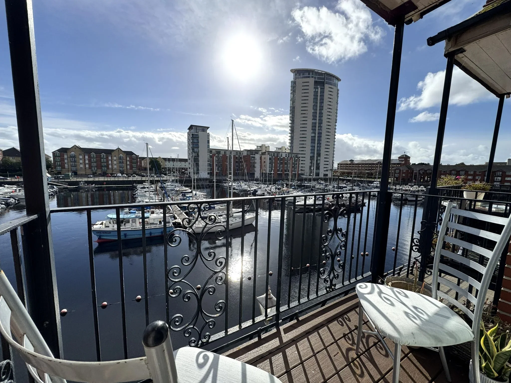 Flat Victoria Quay in Swansea