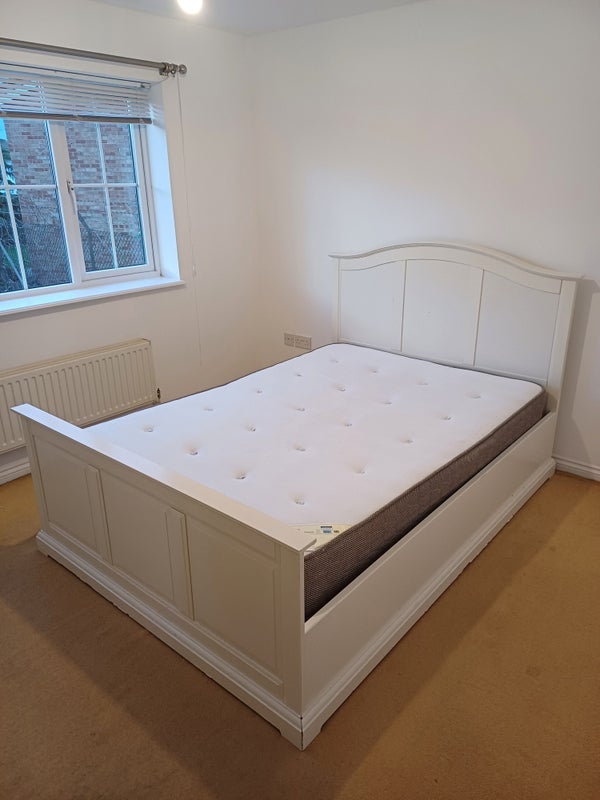 Room Parlaunt Road in Slough
