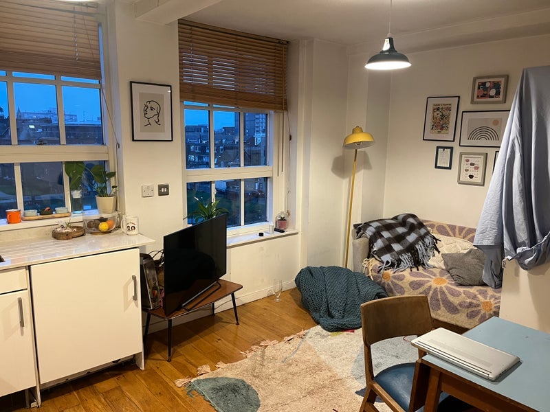 Room Wilmot Street in Greater London