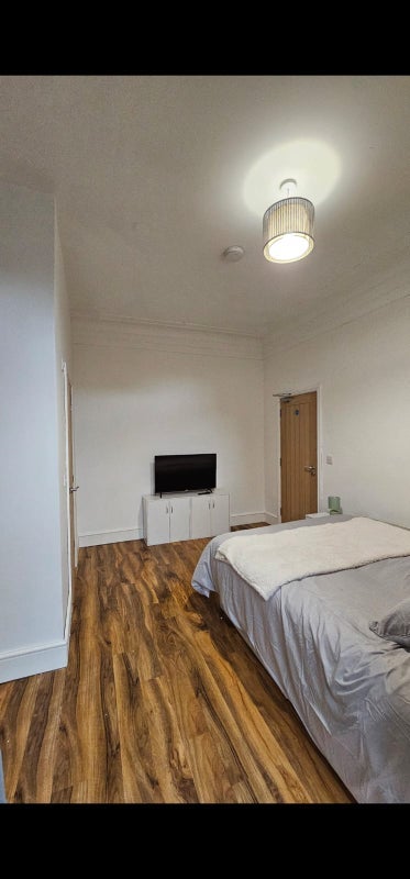 Room Greenbank Crescent in St Helens