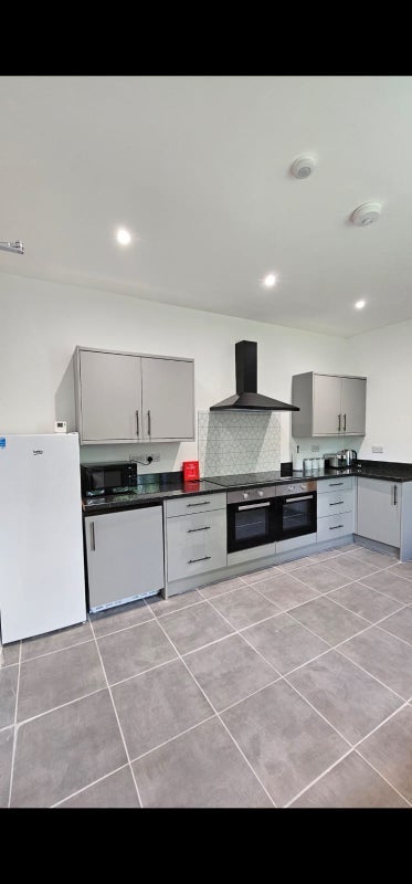 Room Greenbank Crescent in St Helens